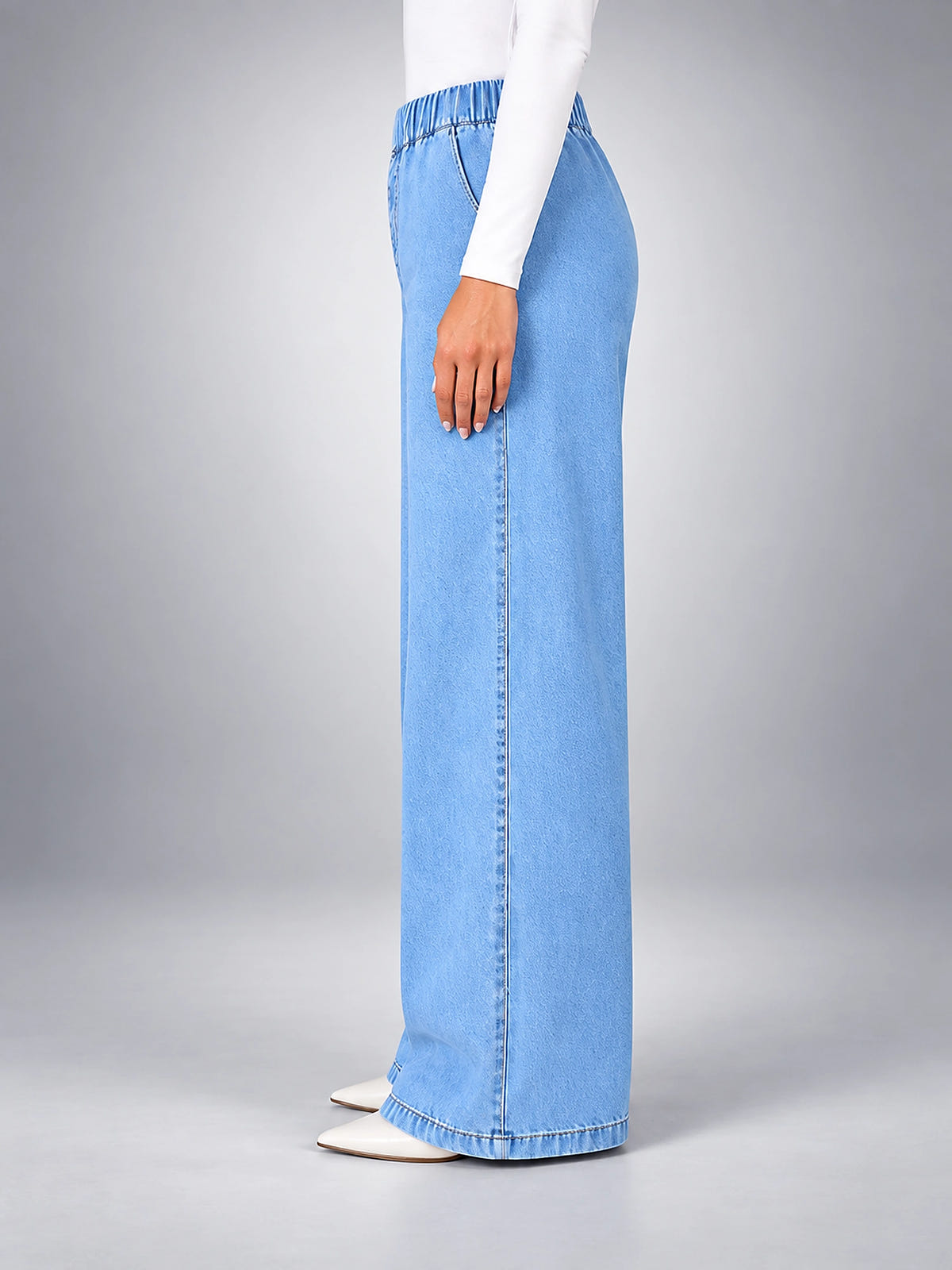 Women's Wide Leg Jeans – Light Wash Elastic Waist - Light Wash Blue