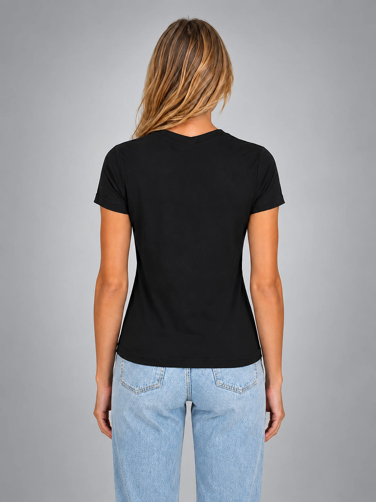 Women's V-Neck T-Shirt – Fitted Everyday Basic - Black