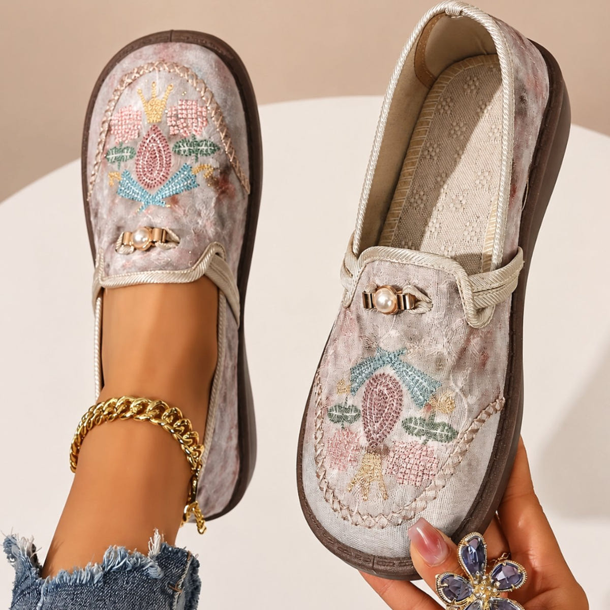 Women's Floral Embroidered Loafers – Pearl-Style Bow in Beige