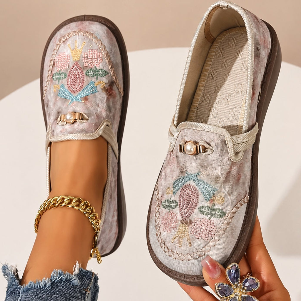 Women's Floral Embroidered Loafers – Pearl-Style Bow in Beige