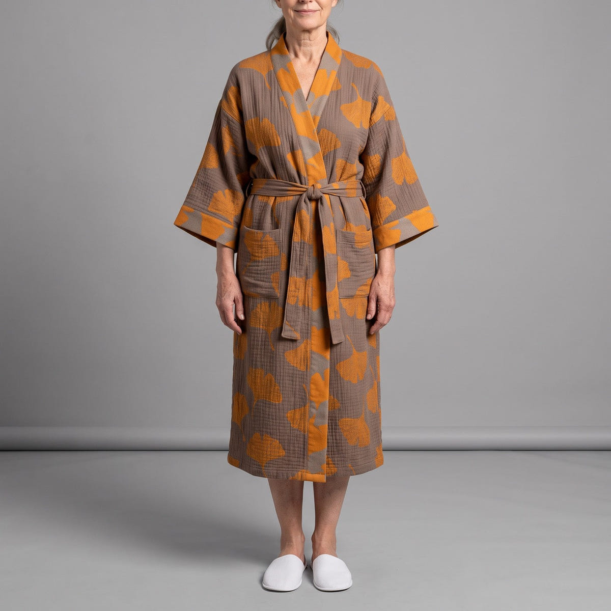 Women's Kimono Robe – Gold Ginkgo Leaf Print, Gray
