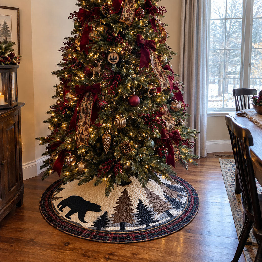 Quilted Christmas Tree Skirt – Bear and Pine Print, Cream Check