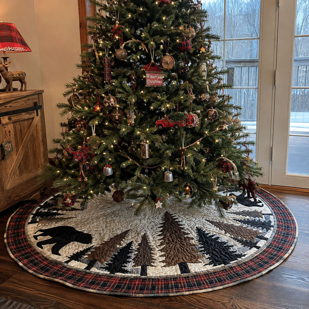 Quilted Christmas Tree Skirt – Bear and Pine Print, Cream Check, alternative view
